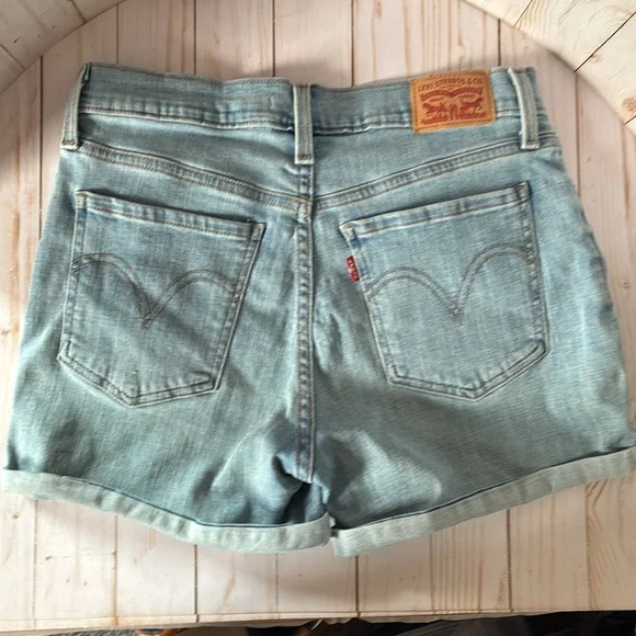 Levi's Mid-Length Cuffed Denim Jean Shorts Light Blue Rinse Sz 29 Women’s - Picture 4 of 6